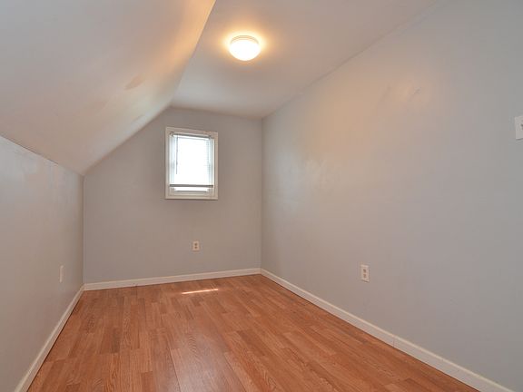 5th image of 641 Alder St #3