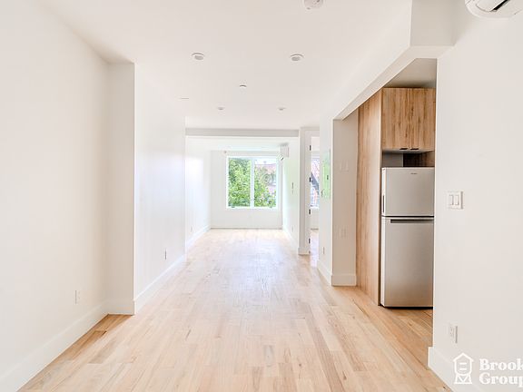 3rd image of 123 Park Ave #2F