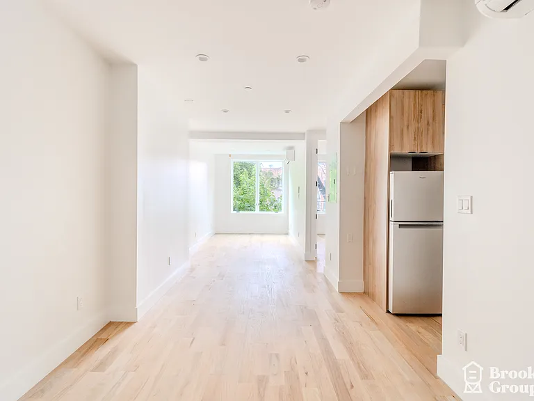 123 Park Ave #4B — Photo 2