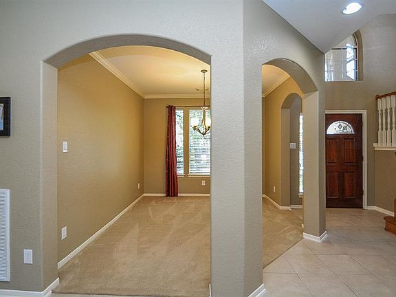 4th image of 3226 Oak Cliff Ln