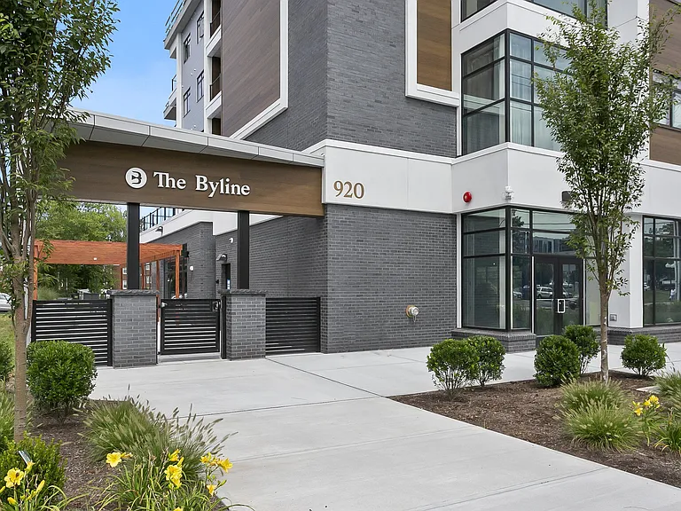 The Byline. West Hartford — Photo 21