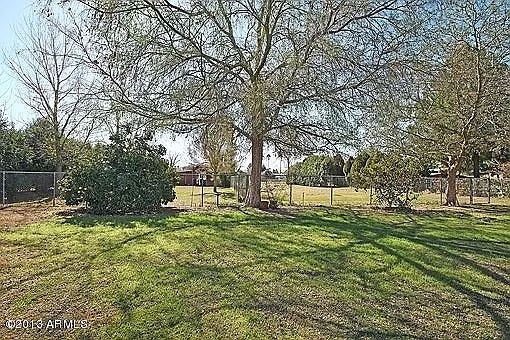5249 E Windrose Dr — Photo 3