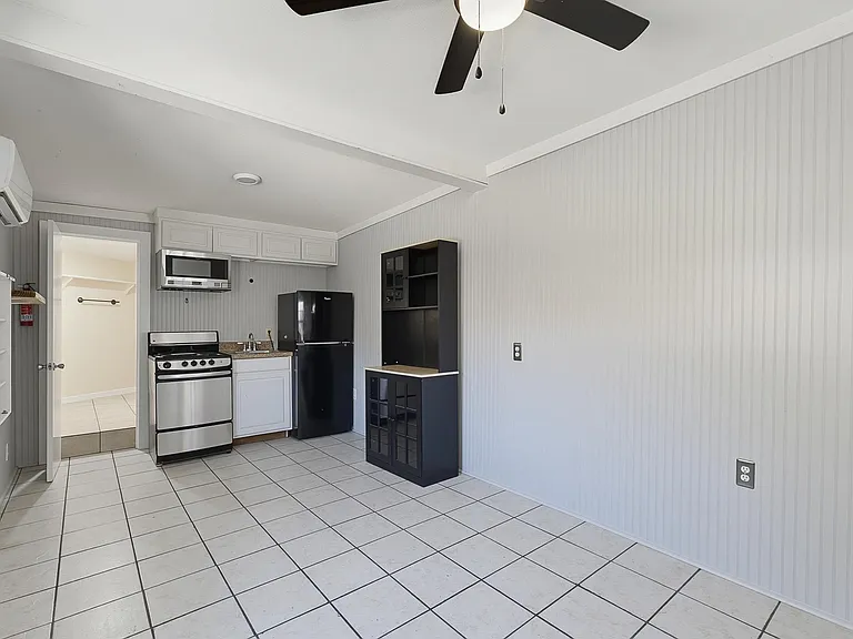 2023 S 5th St #F — Photo 27