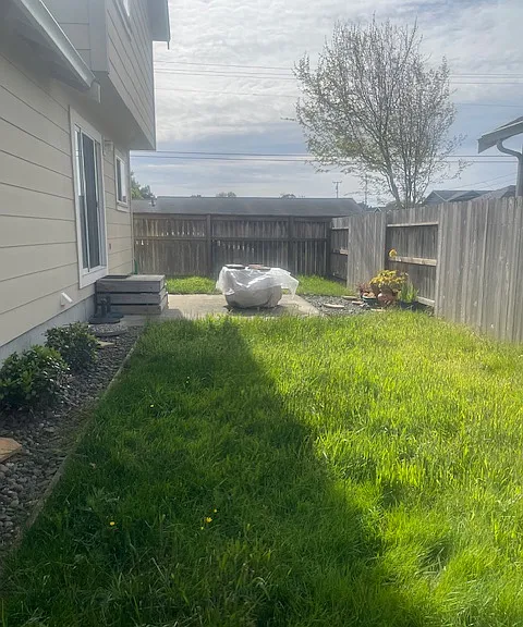 1864 Maplewood Dr — Photo 15