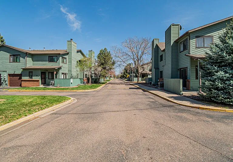 10410 W Jewell Ave #B — Photo 34