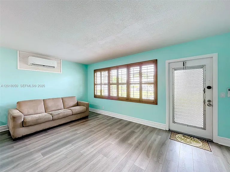 226 Newport Ct #O — Photo 10