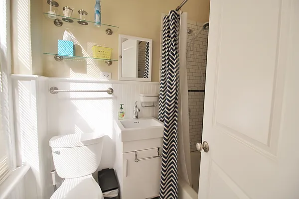 Rented by Julianna Realty Corp | media 32