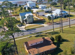 1411 Monument Ave, Port Saint Joe, FL 32456