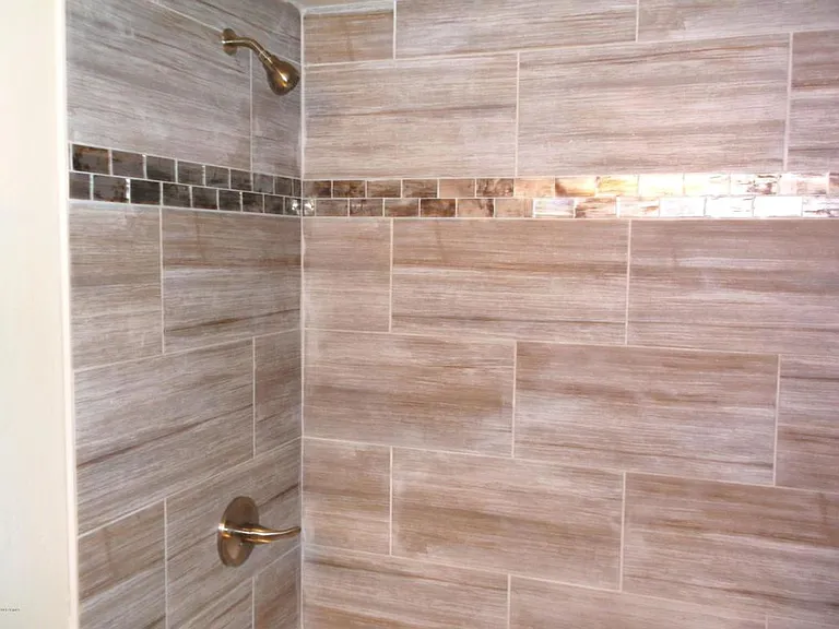1855 E Loma Vista Dr — Photo 5