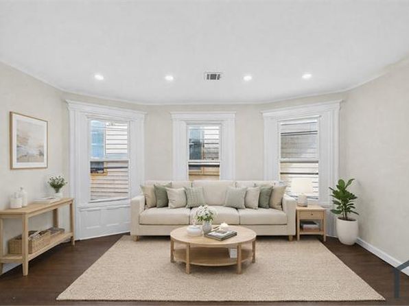 345 Walnut St #2R
