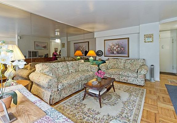 4th image of 130 Saint Edwards St APT 5B