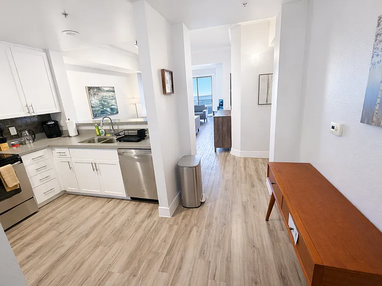 10740 Wilshire Blvd #608 — Photo 11