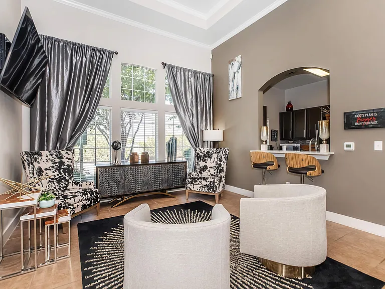 Estate Villas at Krum Apartments — Photo 40