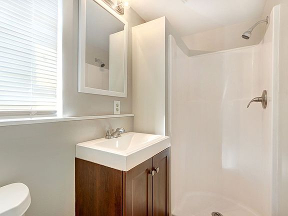 5th image of 634 E Park Ave #B