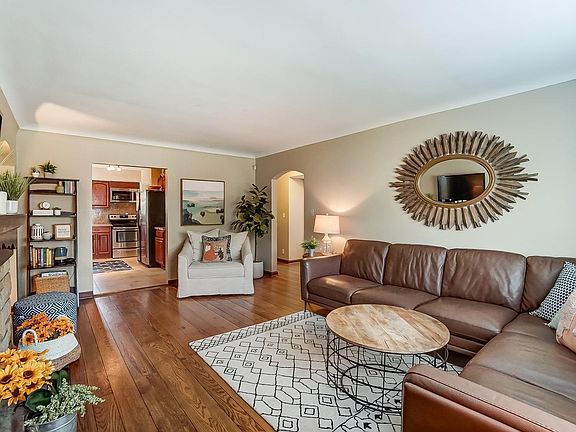 5th image of 4534 Bristol Ln
