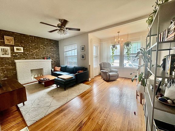 2nd image of 4750 N Malden St #4750M-1N