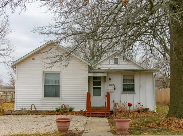 1103 S Market St, Holden, MO 64040