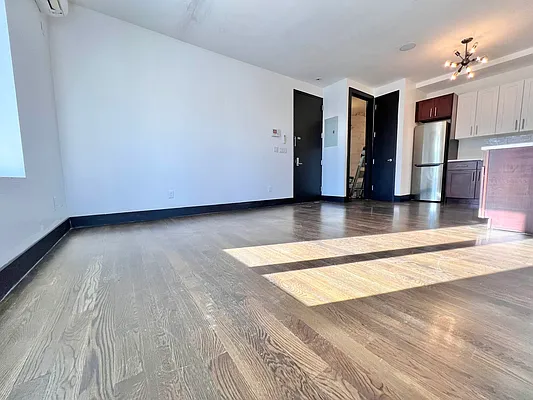 Rented by ERNY LLC | media 11