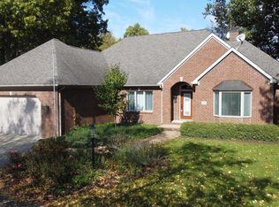 2228 E Laurien Ct, Warsaw, IN 46582