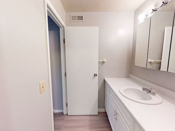 5th image of 2971 Deckebach Ave #5dfc7f916