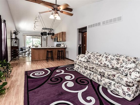 3rd image of 2317 Hunters Crest Dr