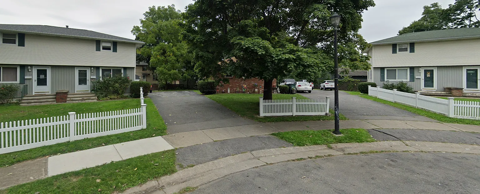 Spar Cir, Rochester — Photo 1