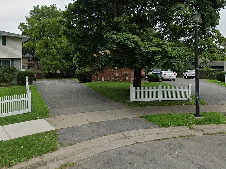 Spar Cir — Photo 1