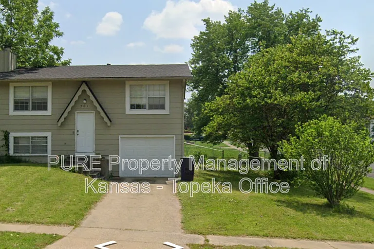 501 SE 25th St — Photo 1