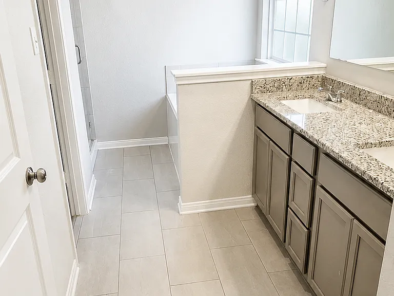 11501 Solar St — Photo 5