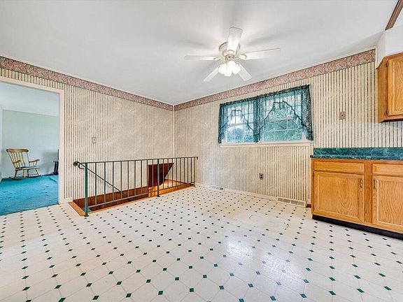 5th image of 4542 Pennsylvania Ave NE