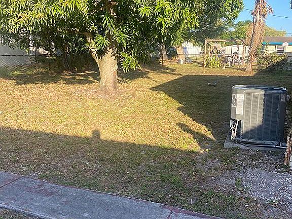 4th image of 2771 NW 24th Ct