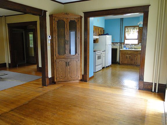 2nd image of 78 Stanley Ave N