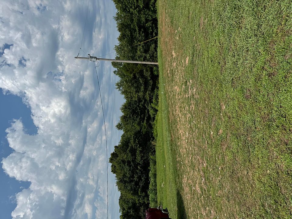 2nd image of 1704 Cyclone Road
