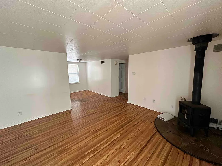 2020 S Euclid Ave — Photo 2
