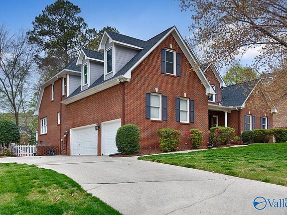 2nd image of 2895 Hampton Cove Way SE