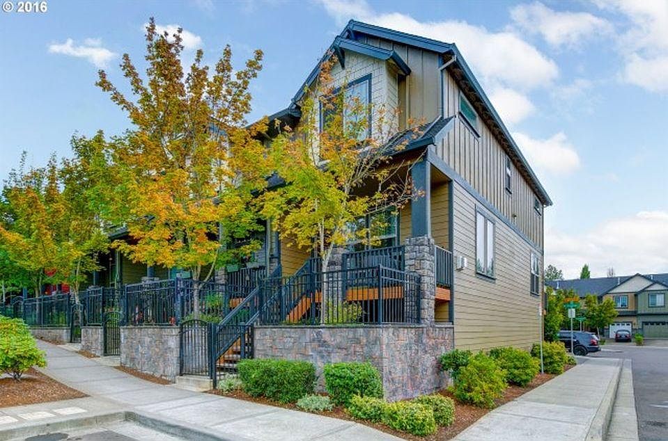 1st image of 1407 NE Lockheart Ln