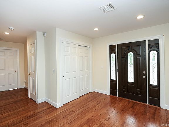 5th image of 370 Rider Avenue