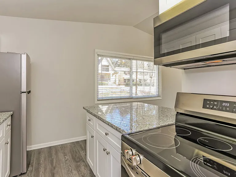 100 Terrace Dr NE #1 — Photo 3