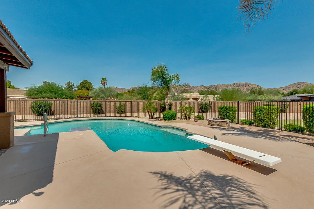 4 bed, 2.5 bath, 3117 sqft, $4,700 — Photo 3
