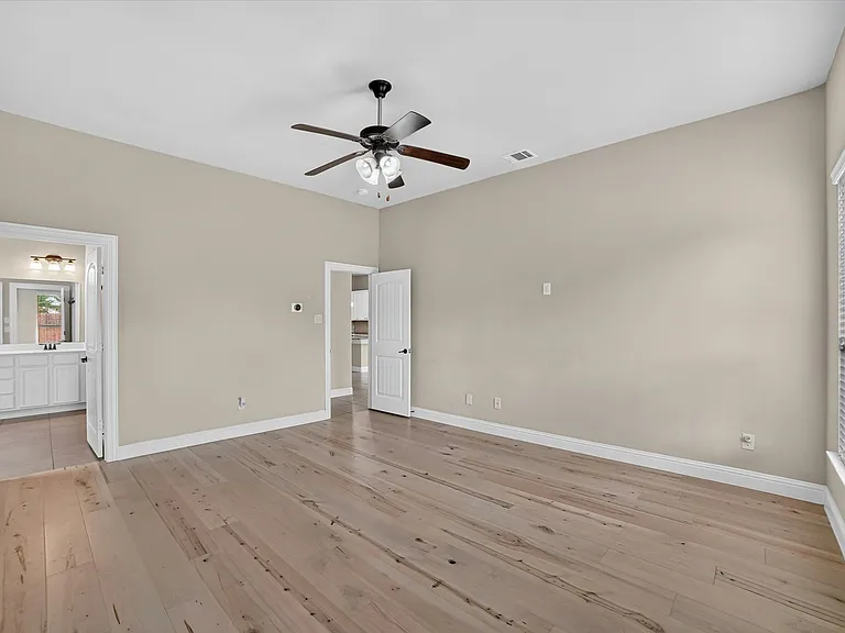 10712 Troutt Dr — Photo 18