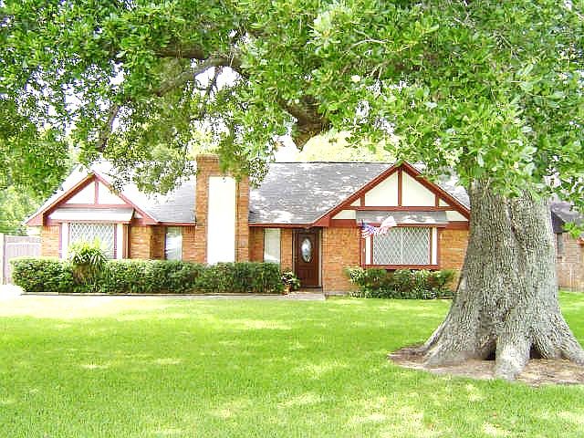 Large lot of 0.43 acres