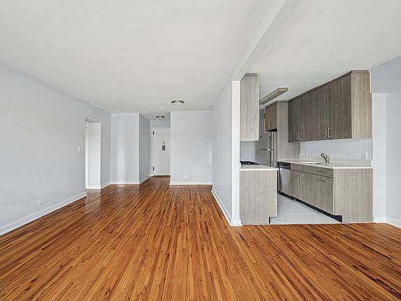 4th image of 2160 Matthews Ave #3A