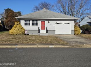 11 Margarita Street, Toms River, NJ 08757