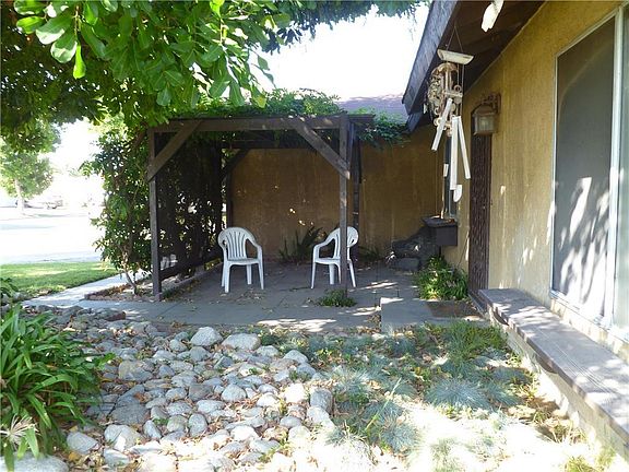 5th image of 1619 E Oak Hill Ct
