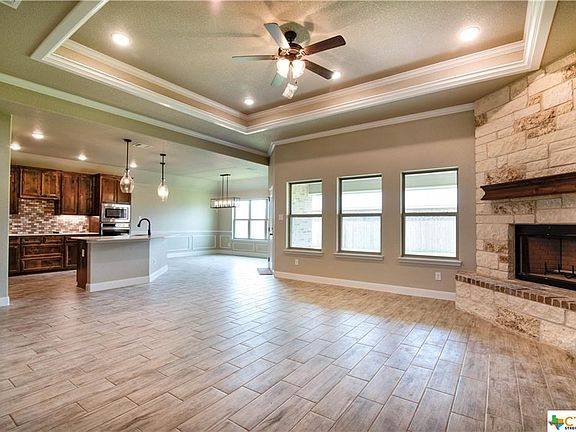 4th image of 2702 Paisley Dr