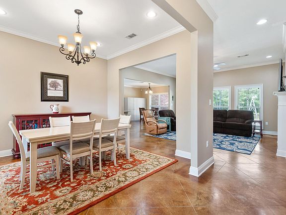 5th image of 11 Bulldog Ln