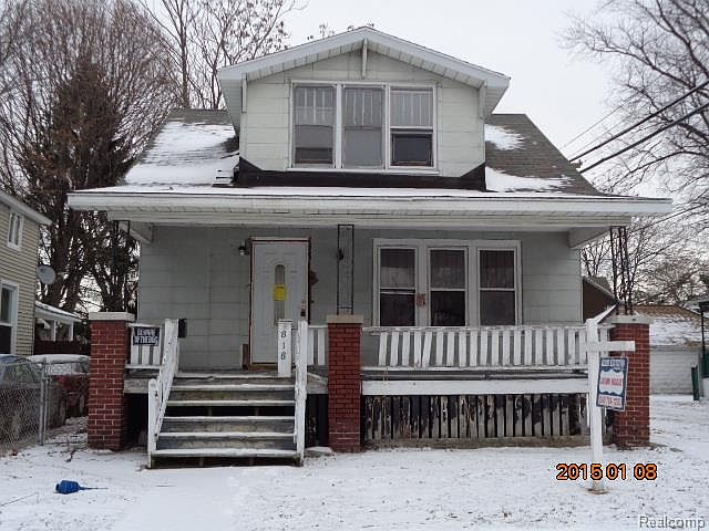 1st image of 818 Saint Clair St