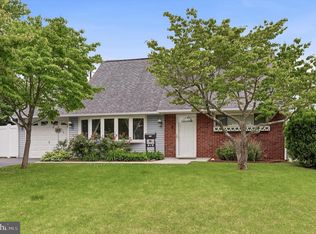 59 Quail Rd, Levittown, PA 19057