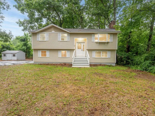 26 Davidson Avenue, Merrimack, NH 03054