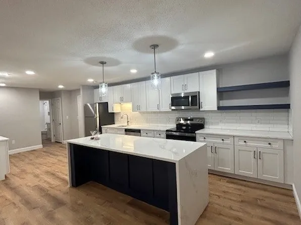 Royale Apartments
